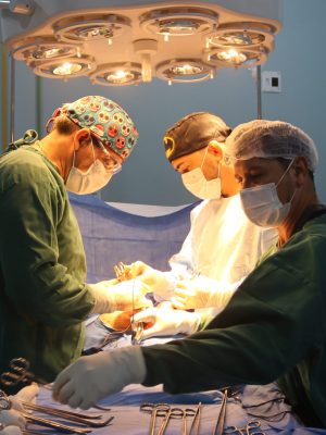  Hospital Regional José Mendes inicia 2025 com a retomada das cirurgias eletivas e outros procedimentos, marcando um novo capítulo na saúde de Itacoatiara. A ação visa atender à demanda reprimida por procedimentos cirúrgicos importantes, proporcionando mais saúde e qualidade de vida à população local.