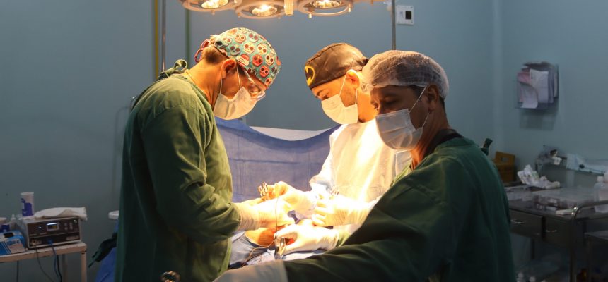  Hospital Regional José Mendes inicia 2025 com a retomada das cirurgias eletivas e outros procedimentos, marcando um novo capítulo na saúde de Itacoatiara. A ação visa atender à demanda reprimida por procedimentos cirúrgicos importantes, proporcionando mais saúde e qualidade de vida à população local.
