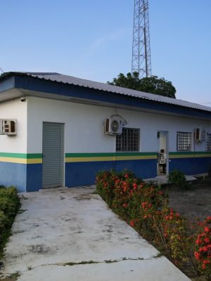A Defensoria Pública do Amazonas (DPE-AM) e o Instituto Casa de Maria formalizaram, nesta segunda-feira (23), uma parceria que fortalece e amplia a rede de proteção às mulheres em situação de violência no município de Itacoatiara (a 270 quilômetros de Manaus). A cooperação foi oficializada por meio da assinatura de um Termo de Cooperação Técnica, que garante atendimento jurídico especializado, medidas protetivas e ações de fortalecimento da autonomia feminina.