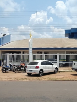 A Polícia Civil do Amazonas (PC-AM), por meio da Delegacia Interativa de Polícia (DIP) de Itacoatiara (a 176 quilômetros de Manaus), prendeu em flagrante, na quarta-feira (23/07), Vilkmar de Souza Cavalcante, de 35 anos e apreendeu um adolescente, de 16 anos, por envolvimento no roubo a um hortifruti do município. O crime foi praticado na madrugada de quarta-feira, no bairro Iracy, em Itacoatiara.