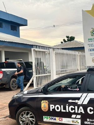 A Polícia Civil do Amazonas (PC-AM), por meio da Delegacia Especializada de Polícia (DEP) de Itacoatiara (a 176 quilômetros de Manaus), e da Delegacia Especializada em Capturas e Polinter (DECP), cumpriu, na segunda-feira (25/08), um mandado de prisão preventiva contra um homem, de 32 anos, por estupro de vulnerável contra uma adolescente, de 13 anos. A prisão foi efetuada em Manaus.